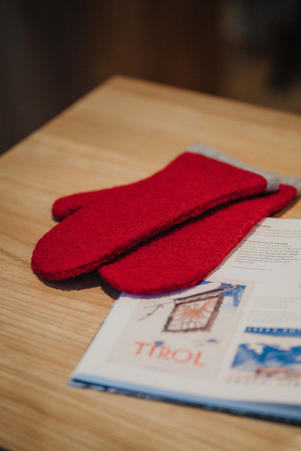 Mano Bouclé Red